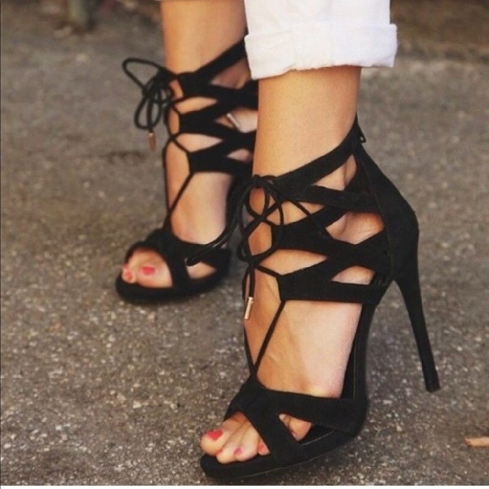 NEW Steve Madden Black Strappy Stiletto Heels 💃🏽